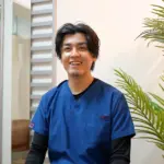 六本木で国家資格者が施術を行う整体院の施術者写真